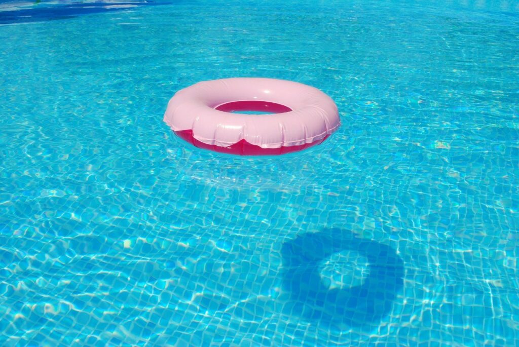 Pool inflatable